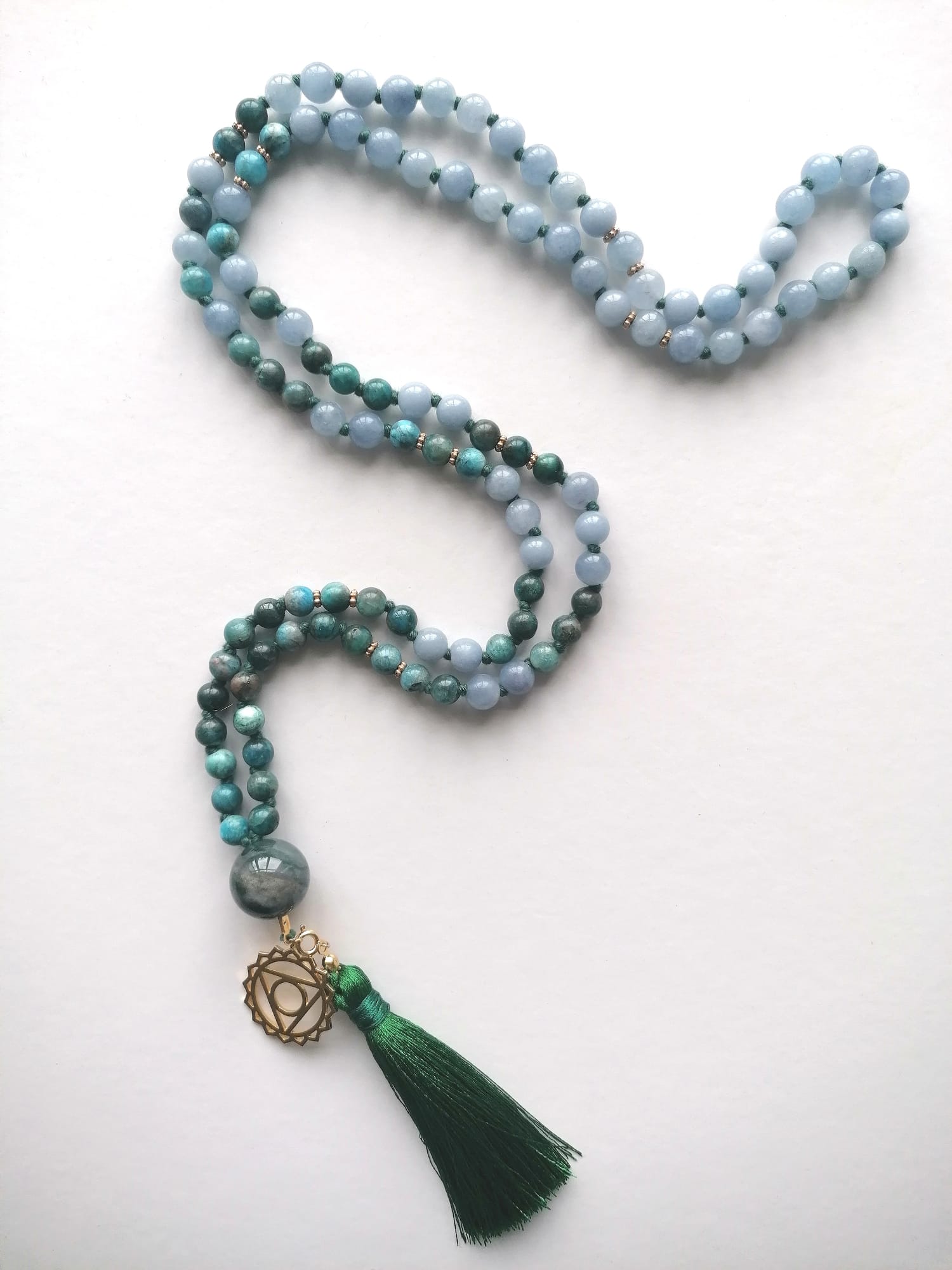 Collar de mala del chakra de la garganta