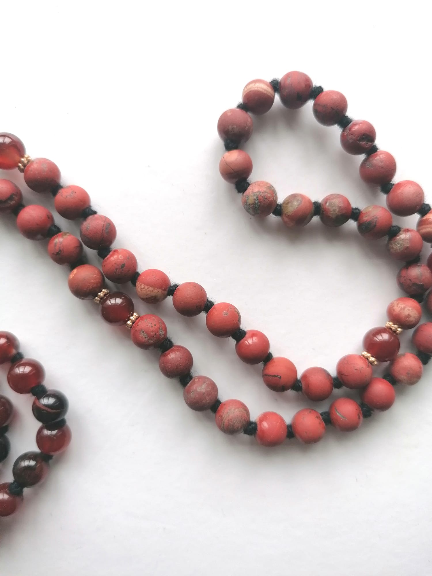 Collar mala del chakra raíz