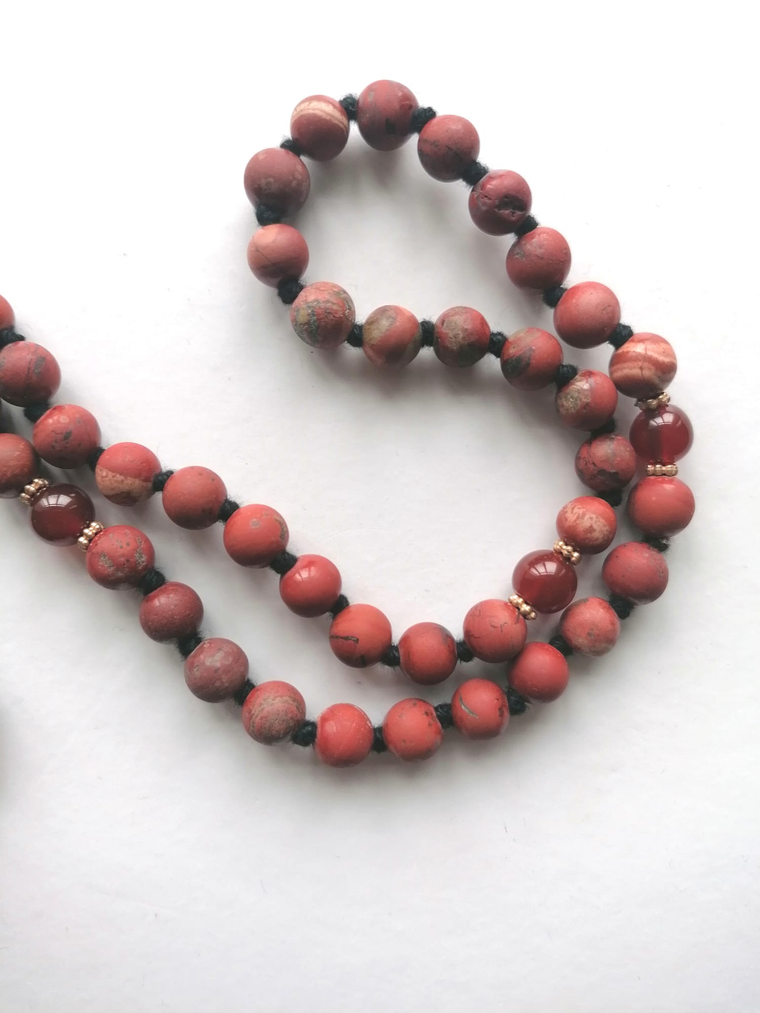 Collar mala del chakra raíz