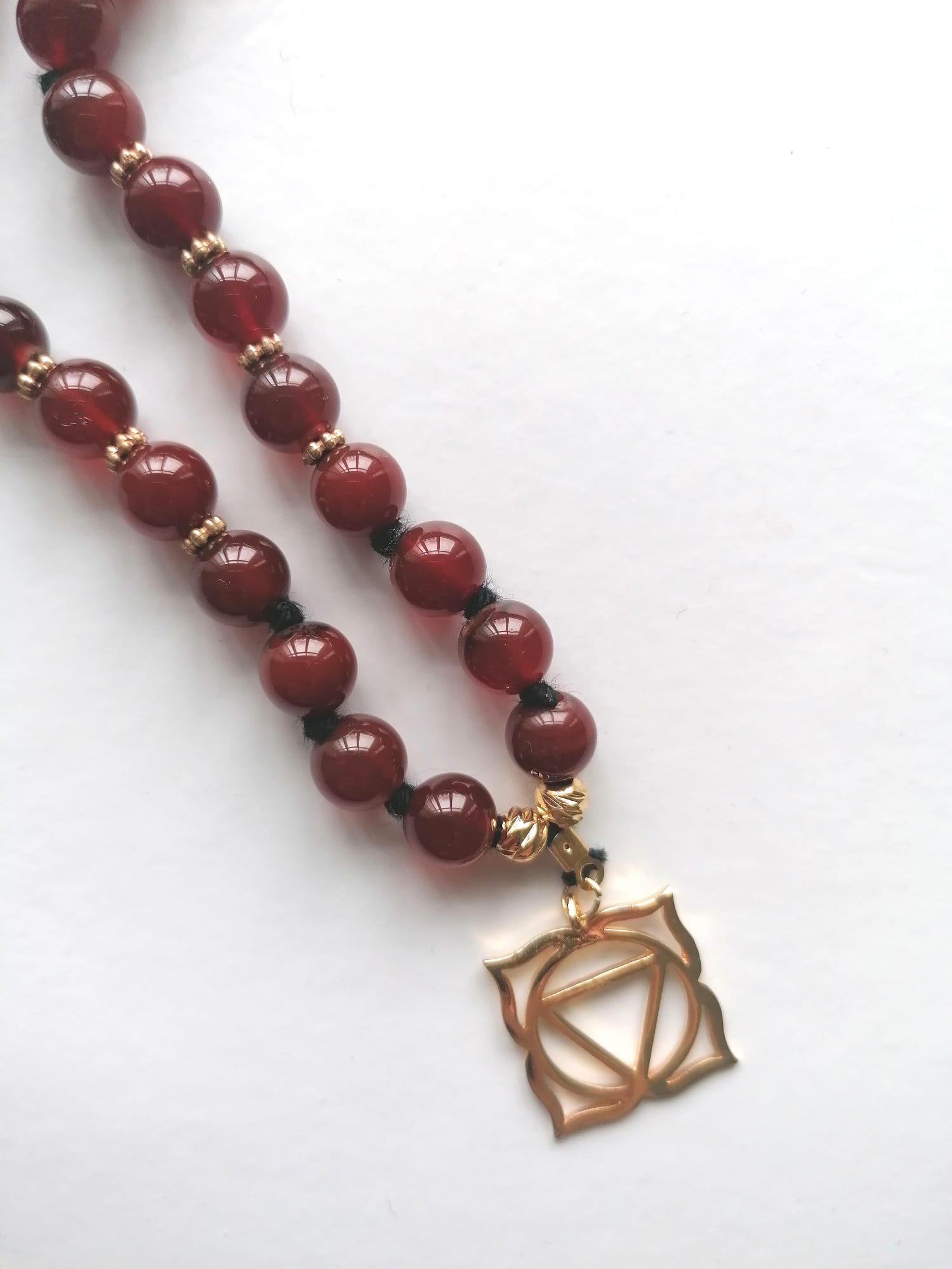 Collar mala del chakra raíz